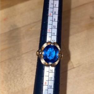 Beautiful 10k gold ring